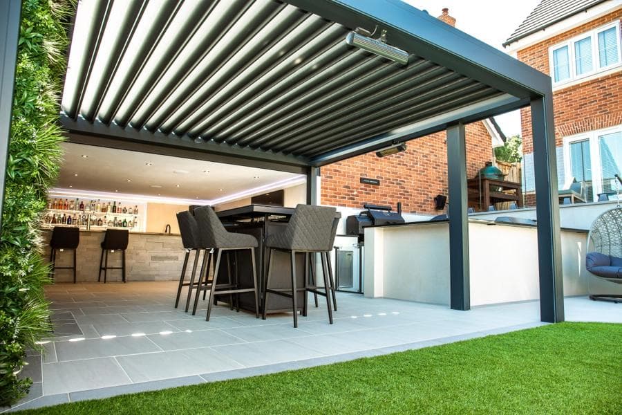CSM biyoklimatik pergola uygulaması, ayarlanabilir lamelli tavan
